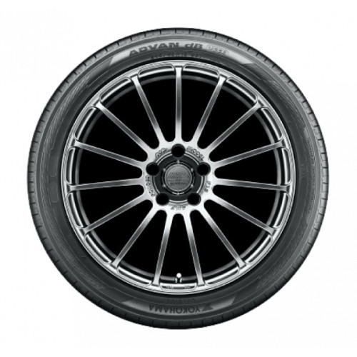 Легковая шина Yokohama Advan dB V552 245/40 R18 93Y