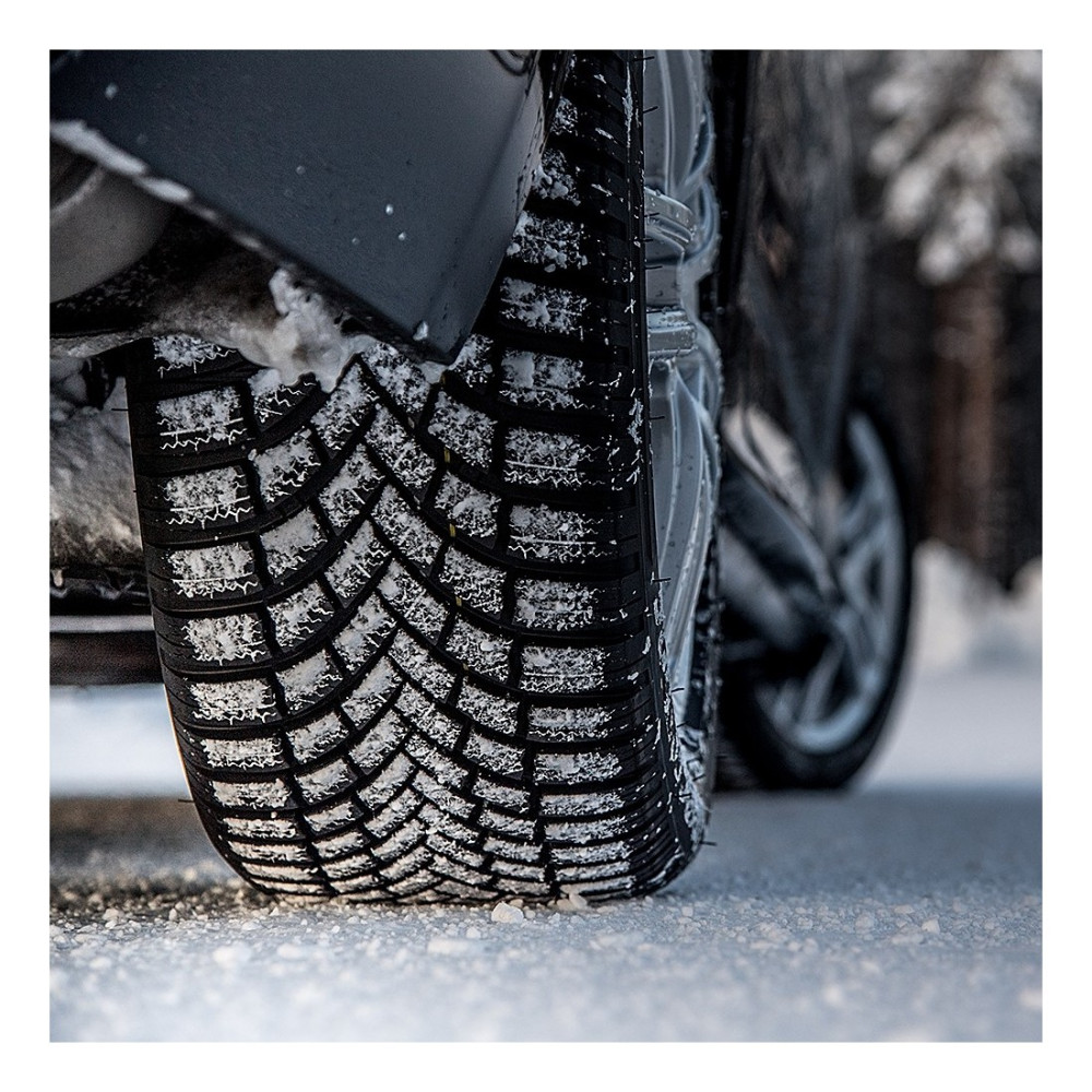 Легковая шина Bridgestone Blizzak LM005 205/45 R16 87H