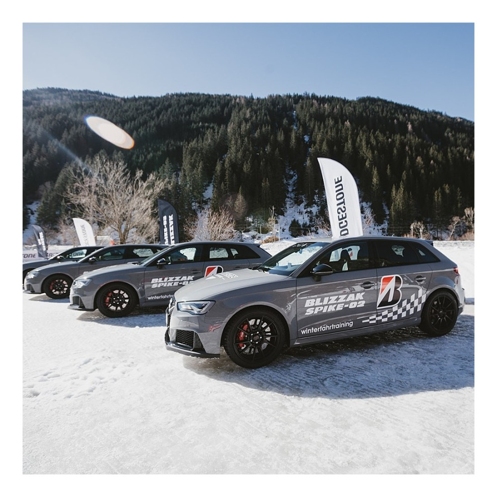 Легковая шина Bridgestone Blizzak Spike-02 235/55 R17 103T