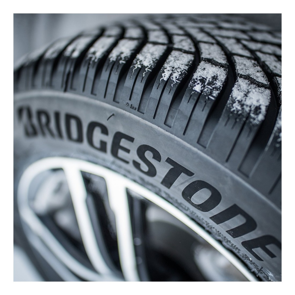 Легковая шина Bridgestone Blizzak LM005 255/50 R19 107V