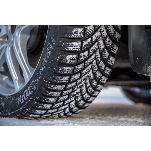 Легковая шина Bridgestone Blizzak LM005 215/55 R17 98V