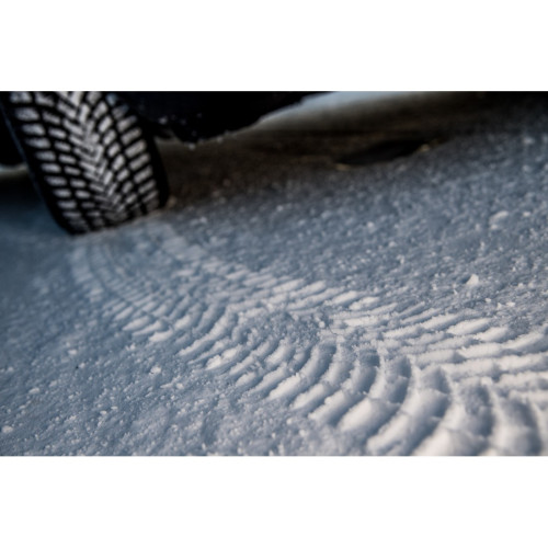 Легковая шина Bridgestone Blizzak LM005 235/45 R17 97V