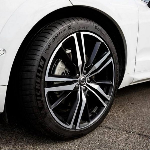 Легковая шина Michelin Pilot Sport 4 SUV 275/35 R23 108Y