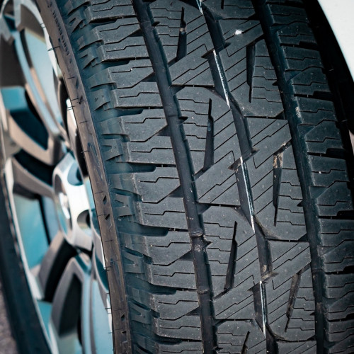 Легковая шина Bridgestone Dueler A/T 001 205/70 R15 96S